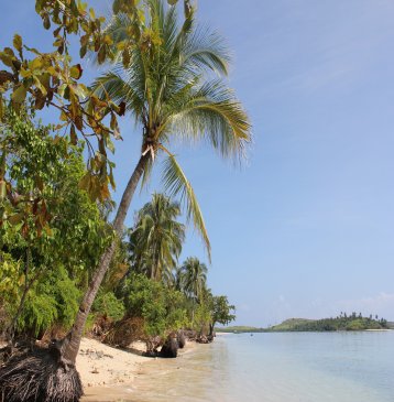  L'île caramoenne de Cotivas, une île déserte parfaite pour les cartes postales 