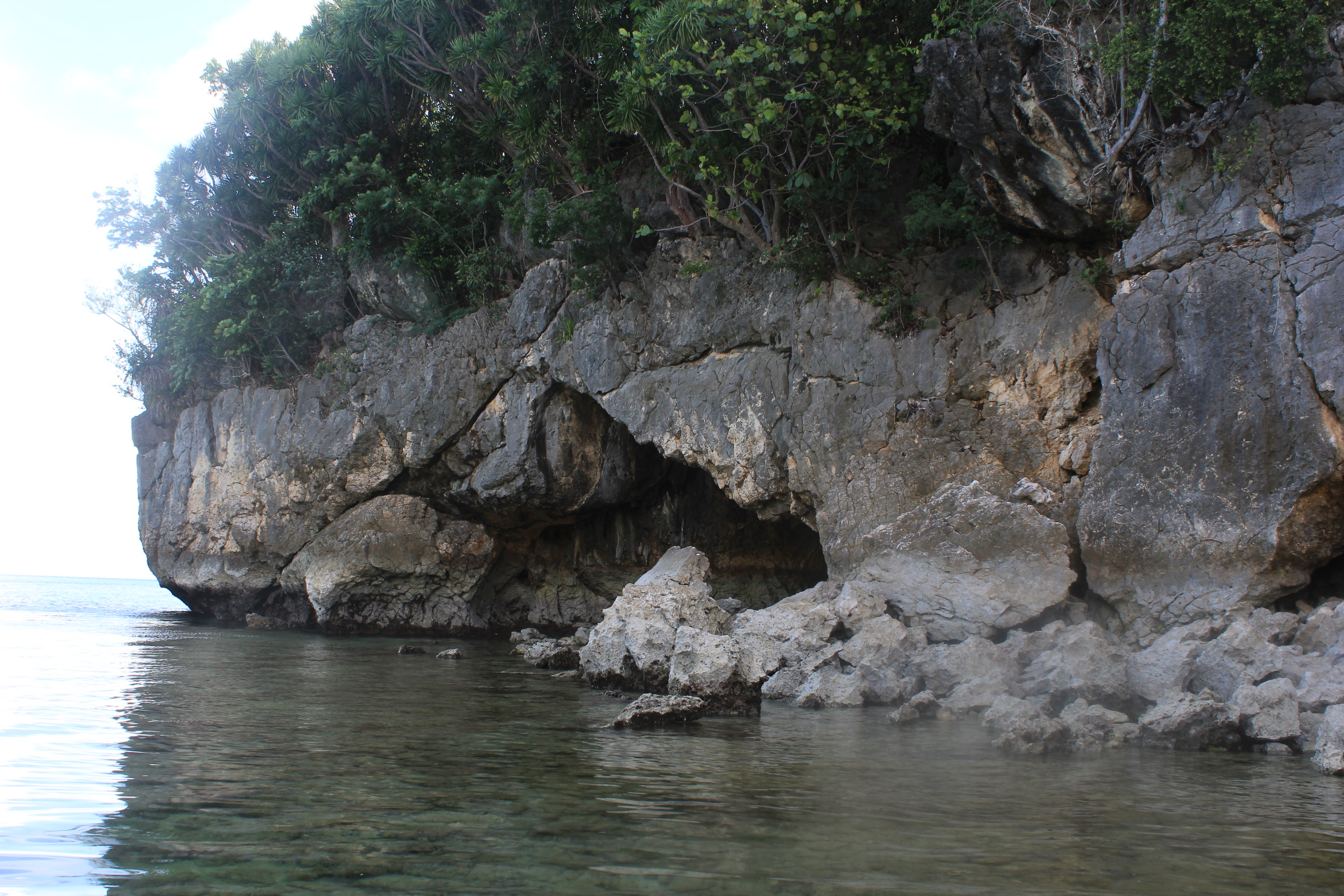 Kuwebang Lampas cave Puting Buhangin in Borawan