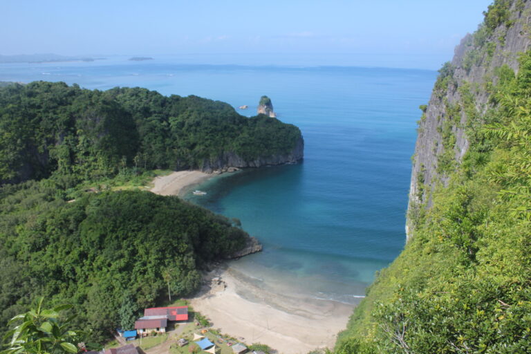 Caramoan, Gota Village Resort