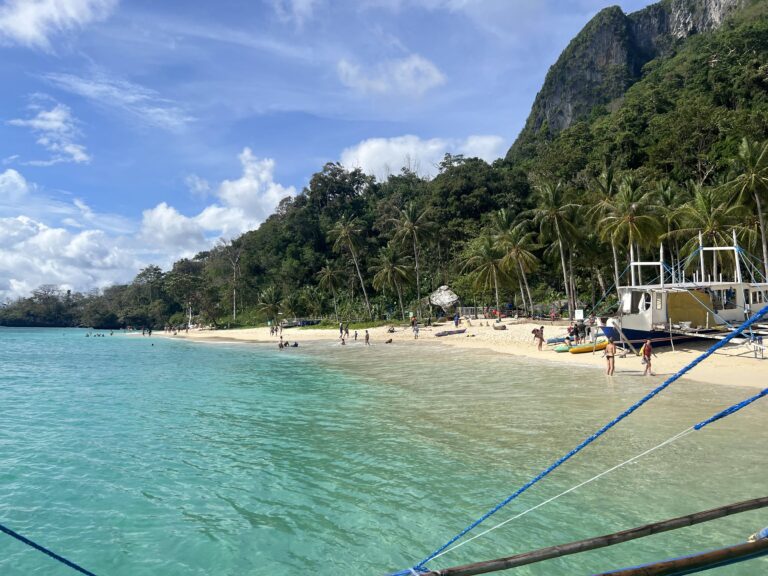 Boat approaching Seven Commandos Beach, El Nido, Palawan
