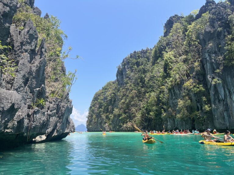 Kayaks approaching the entrance to Big Lagoon, Miniloc Island, El Nido