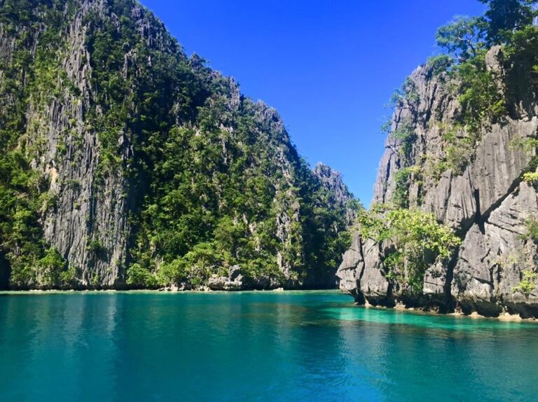 Approaching entrance to Kayangan Lagoon