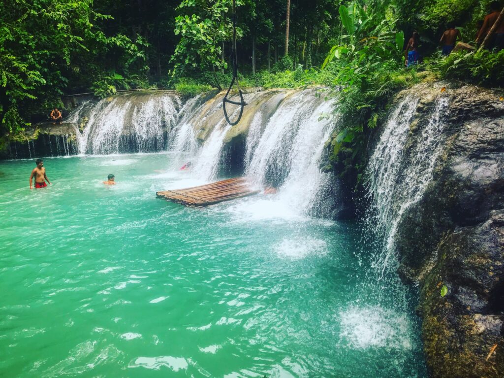 Cambugahay Falls Tarzan rope and raft