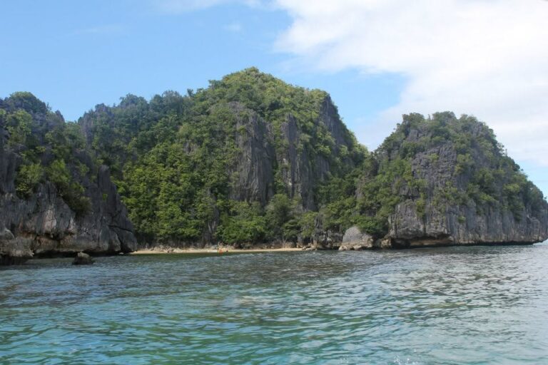 Limestone formations on Cagbalinad Island seen from the boat, Caramoan